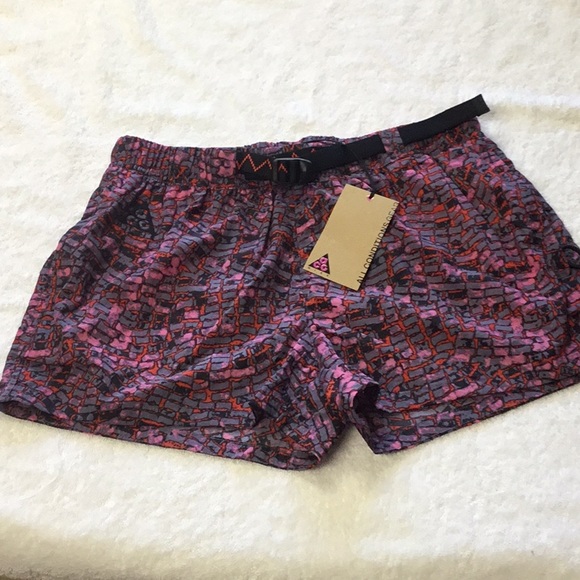 Nike ACG Women's Shorts Pink Black Print NWT - Picture 2 of 7
